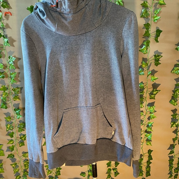 Bench Hoodie size S - Picture 6 of 7